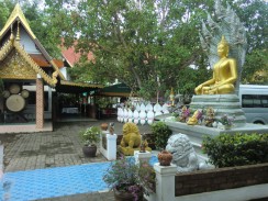 Храм Wat Phrathat Doi Saket, Chiang Mai