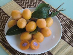 Экзотические тайские фрукты - северная слива
