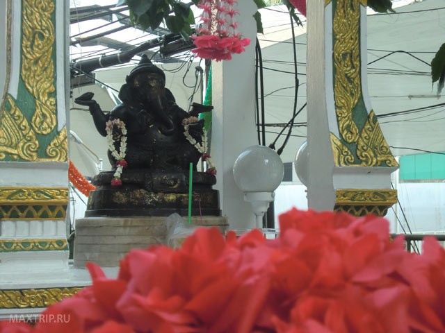 Six Sacred Hindu Gods, Chit Lom BTS Station, Bangkok