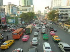 Улицы Бангкока - небоскребы, передвижение по городу, транспортные развязки